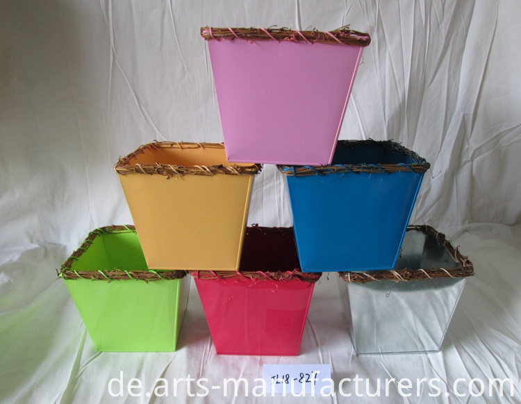 Balkon Blumentopf balcony flower pot